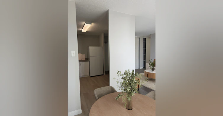935 Dundas Street E, Mississauga, ON, L4Y 4B7 - 4