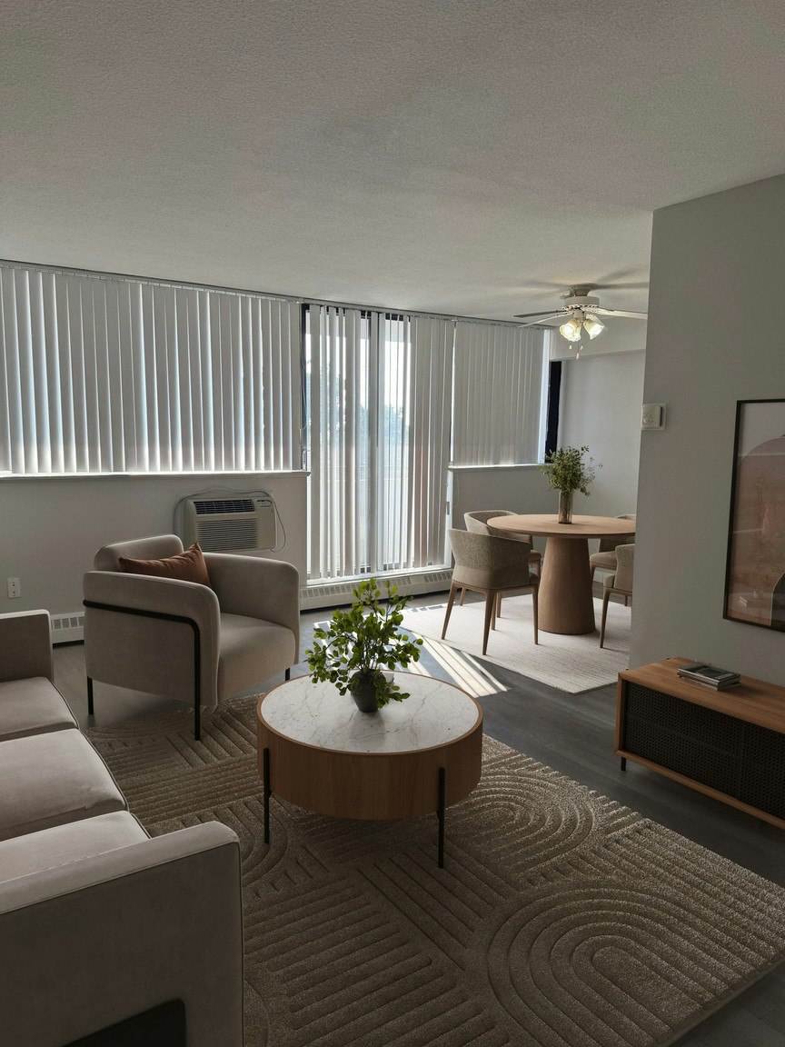 935 Dundas Street E, Mississauga, ON, L4Y 4B7 - 2
