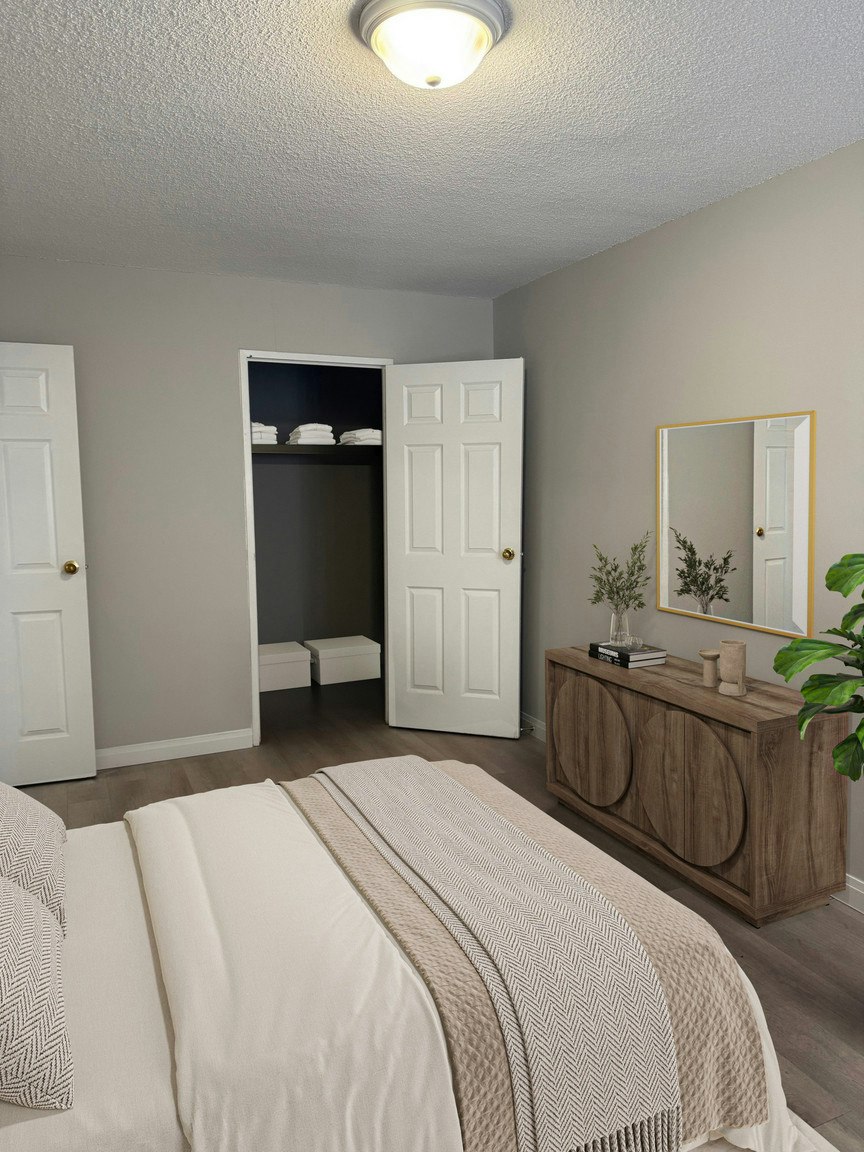 935 Dundas Street E, Mississauga, ON, L4Y 4B7 - 6