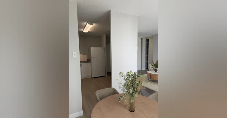 935 Dundas Street E, Mississauga, ON, L4Y 4B7 - 4