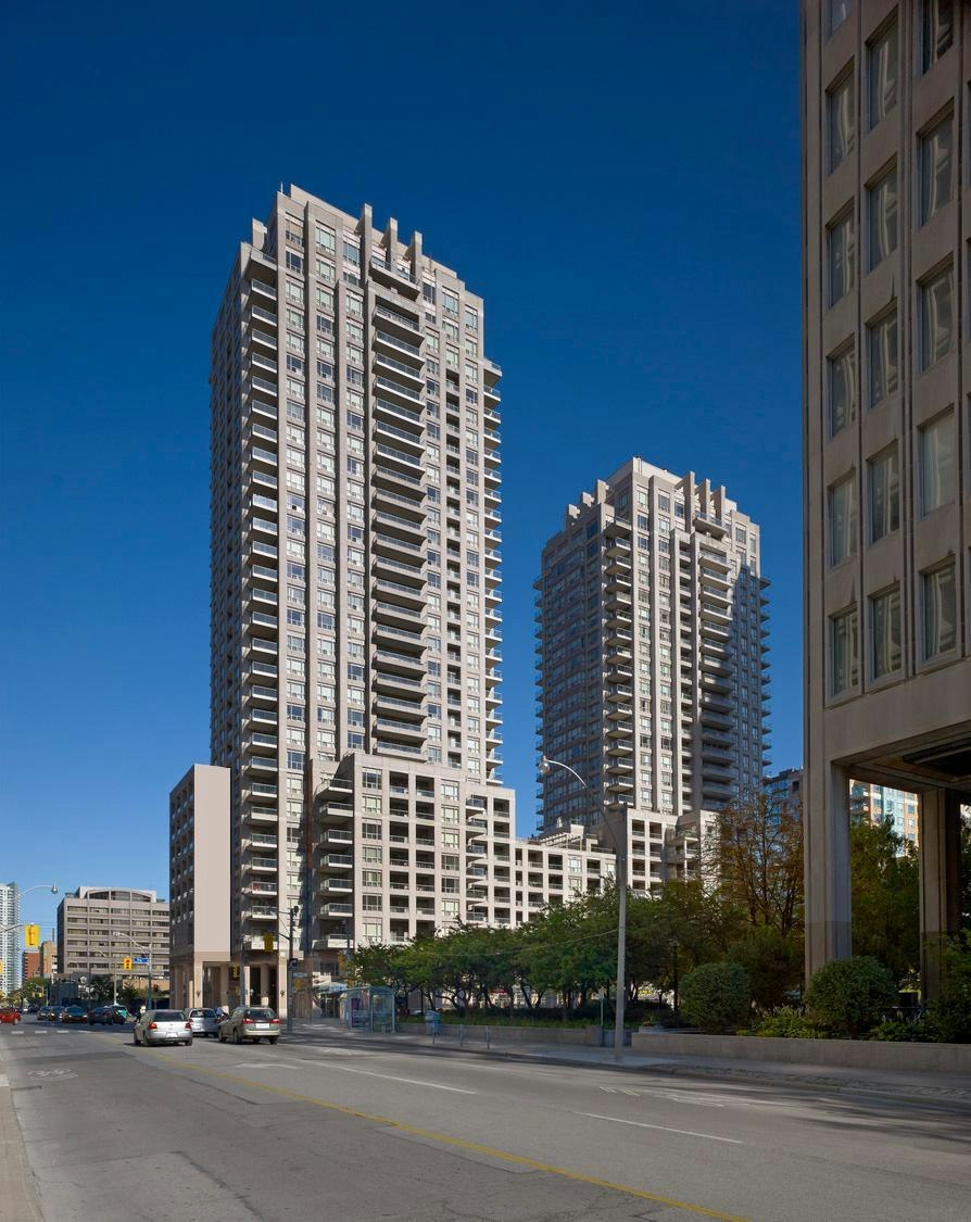 925 Bay Street, Toronto, ON, M5S 3L4 - 2