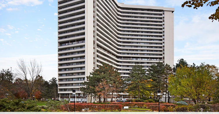 47 Thorncliffe Park Drive, Toronto, ON, M4H 1J5 - 2