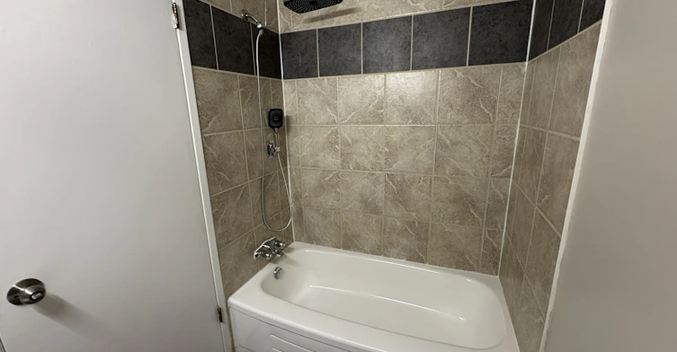 10716 102 Street, Edmonton, AB, T5H 2T7 - 8
