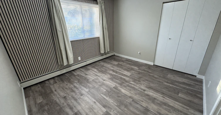10716 102 Street, Edmonton, AB, T5H 2T7 - 8