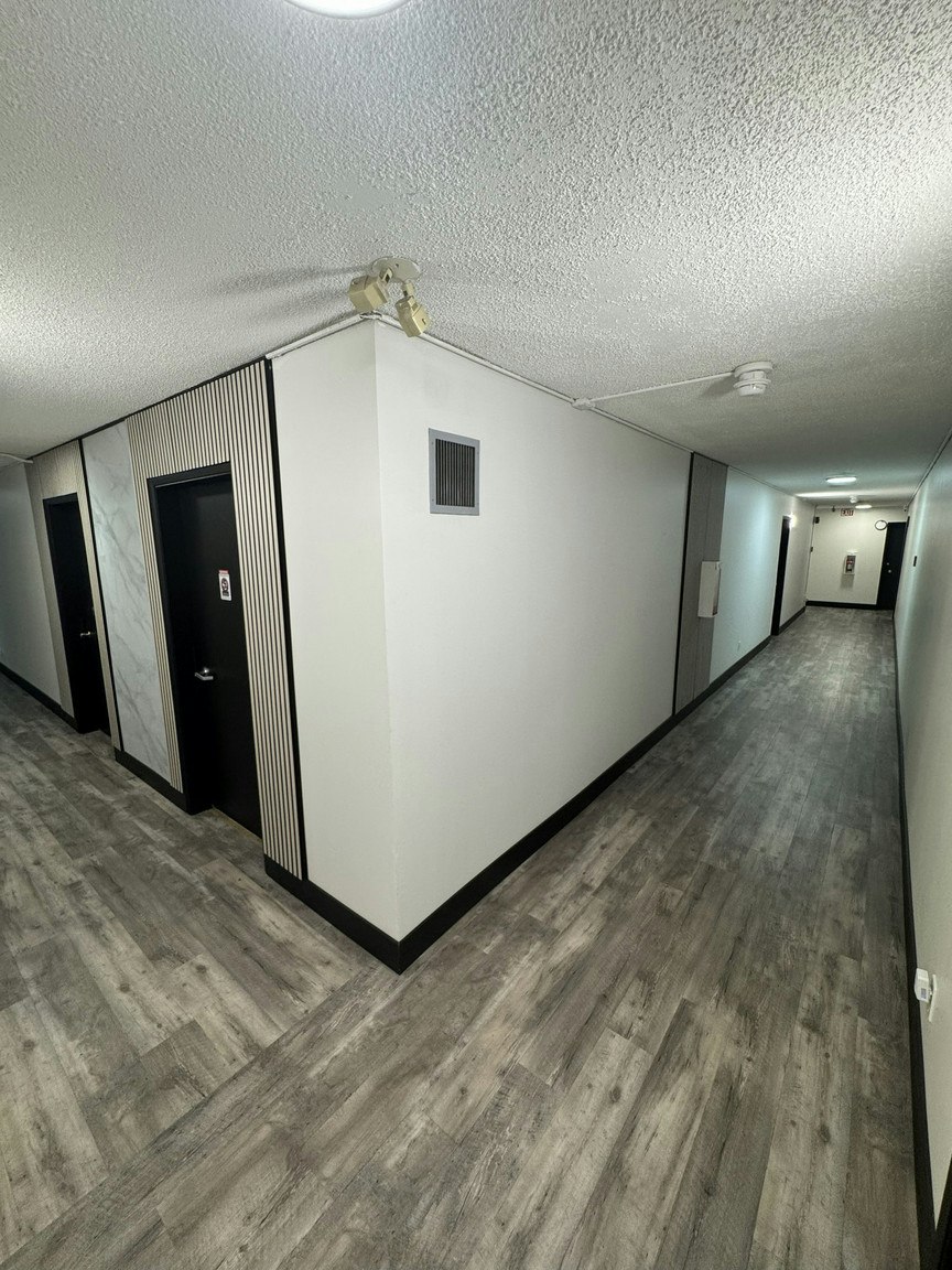 303-10716 102 Street, Edmonton, AB, T5H 2T7 - 18