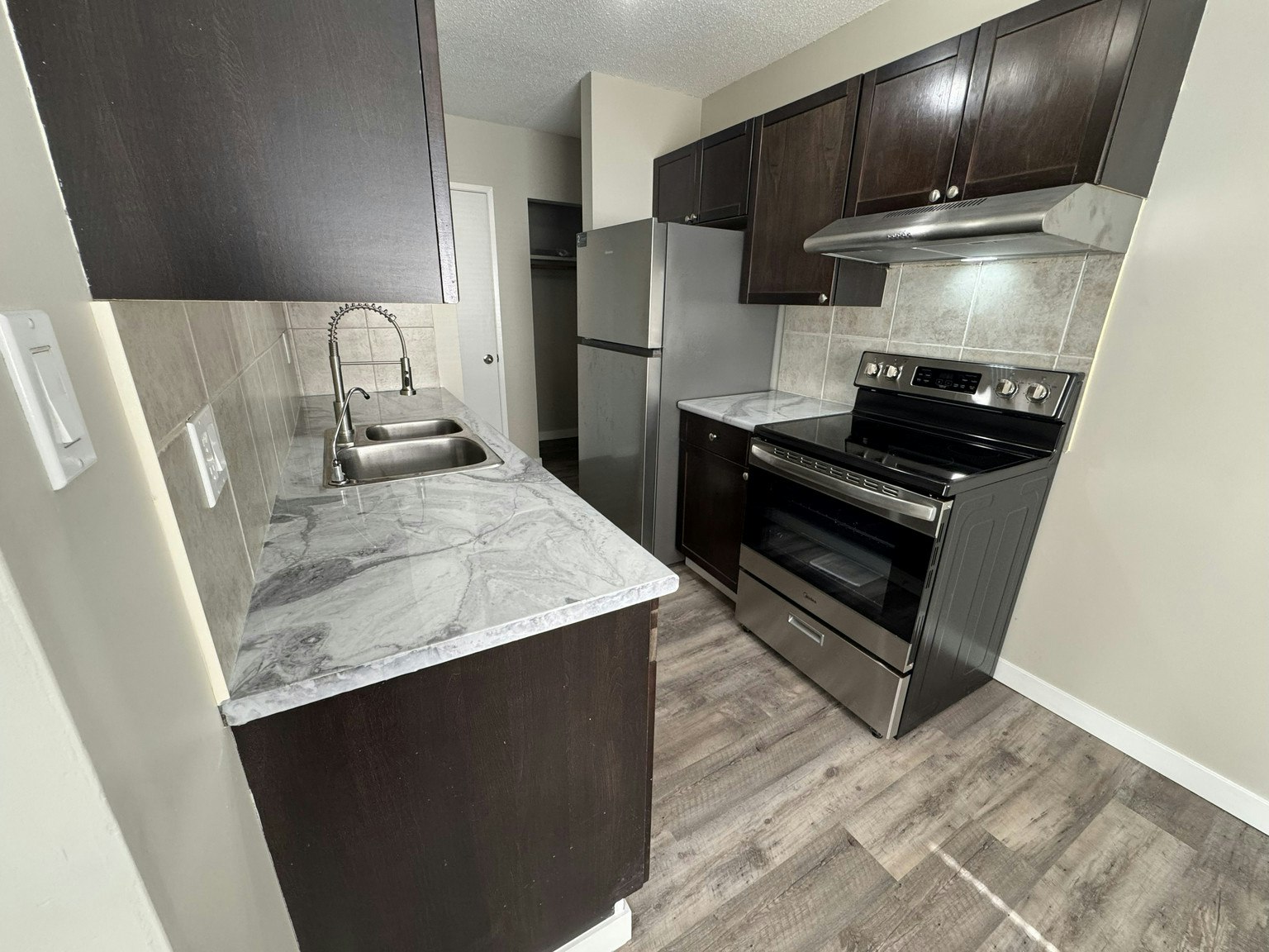 303-10716 102 Street, Edmonton, AB, T5H 2T7 - 3