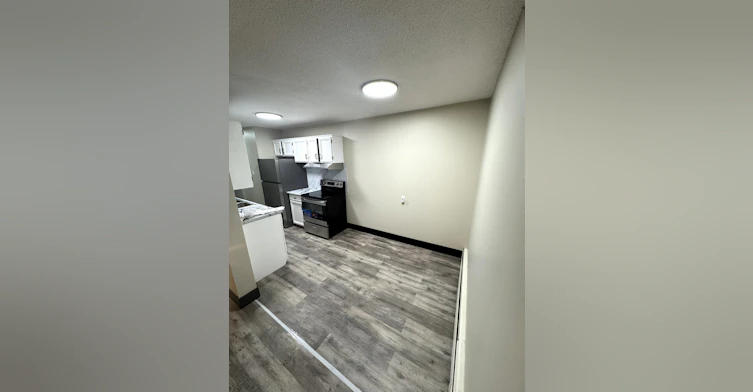 303-10716 102 Street, Edmonton, AB, T5H 2T7 - 15