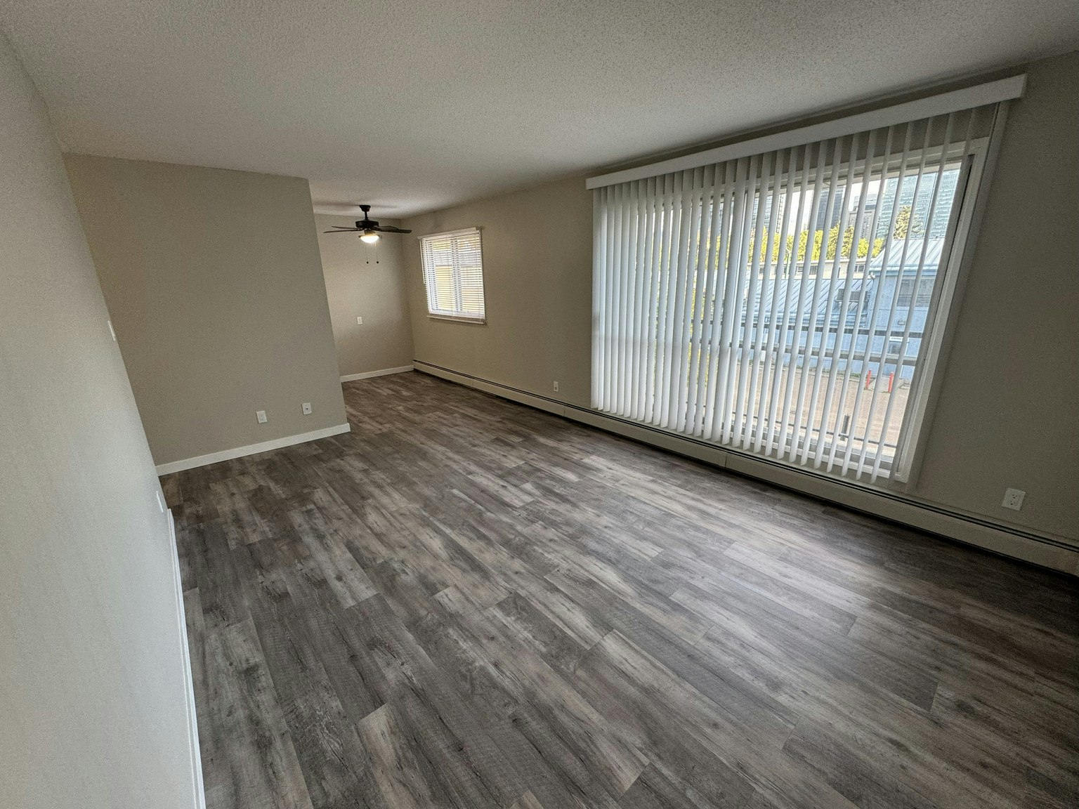 303-10716 102 Street, Edmonton, AB, T5H 2T7 - 2