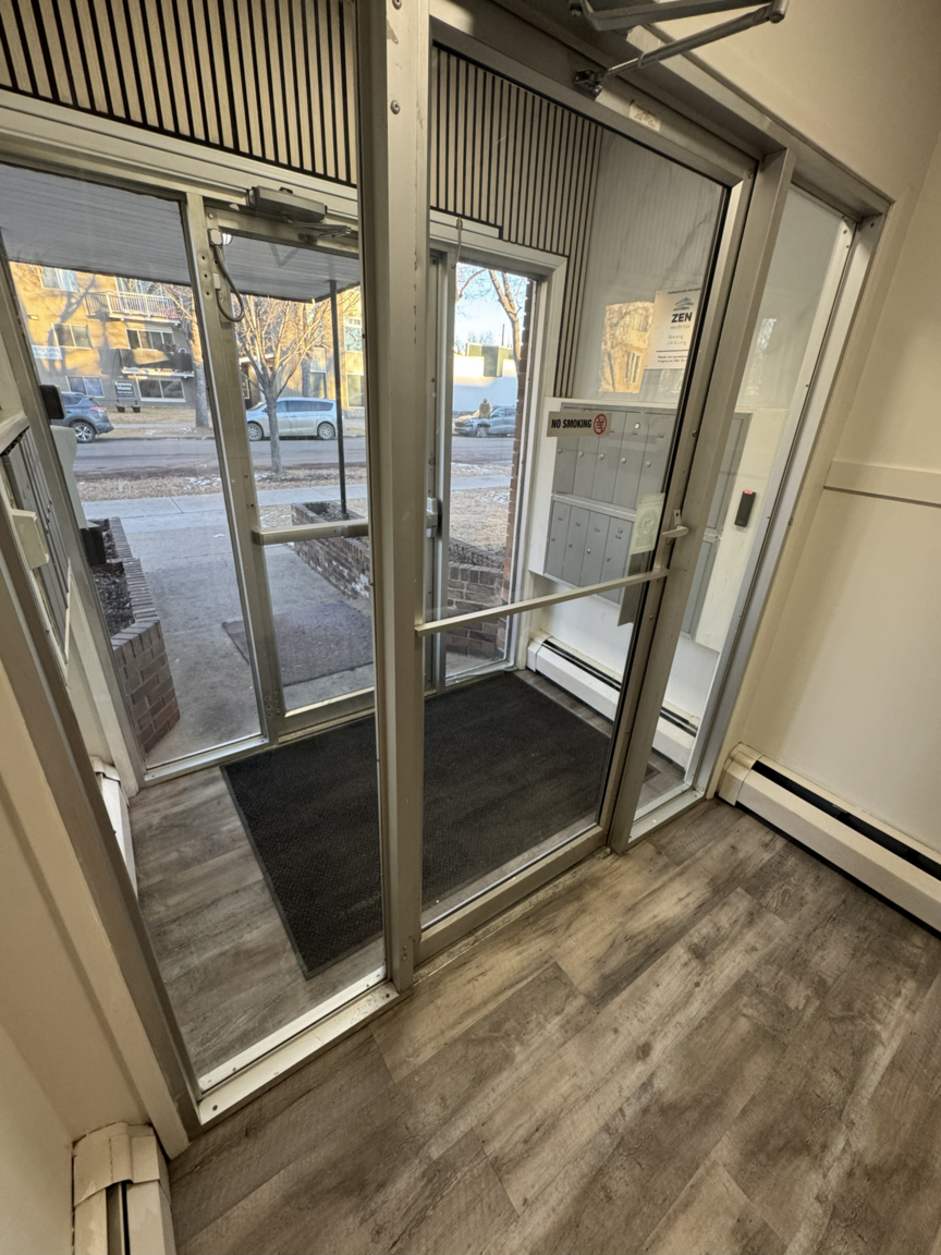 303-10716 102 Street, Edmonton, AB, T5H 2T7 - 16