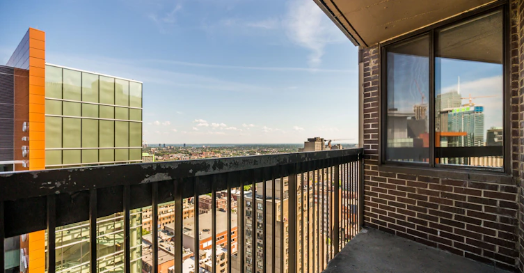 1625 De Maisonneuve Boulevard O, Montréal, QC, H3H 2N4 - 2
