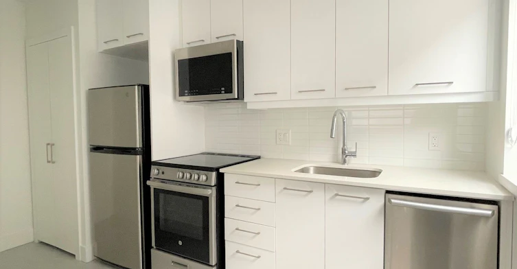 131 Lake Crescent, Toronto, ON, M8V 1W2