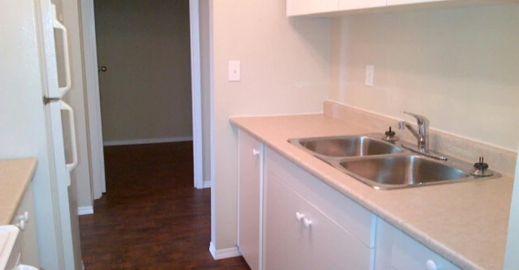10109 13th Street, Dawson Creek, BC, V1G 4R4 - 4