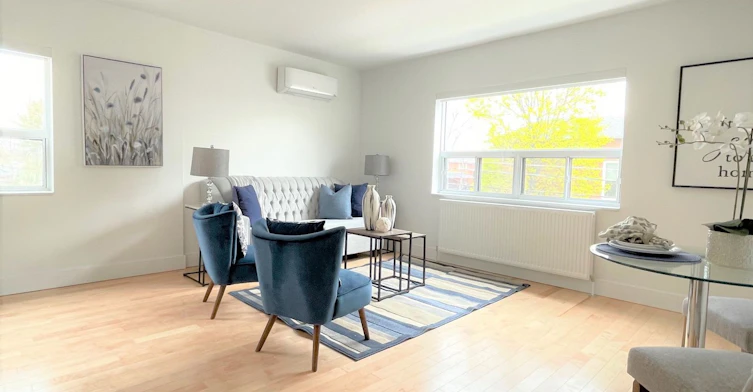 8 Castleton Avenue, Toronto, ON, M6N 3Z5 - 8