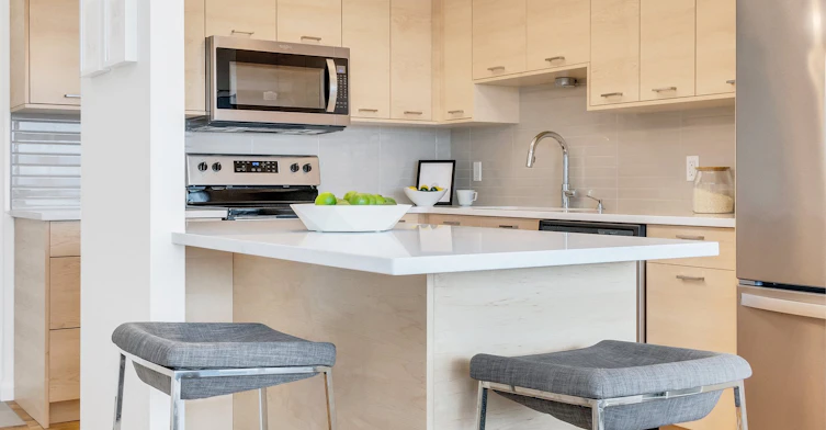 25 Woodridge Crescent, Ottawa, ON, K2B 6M9