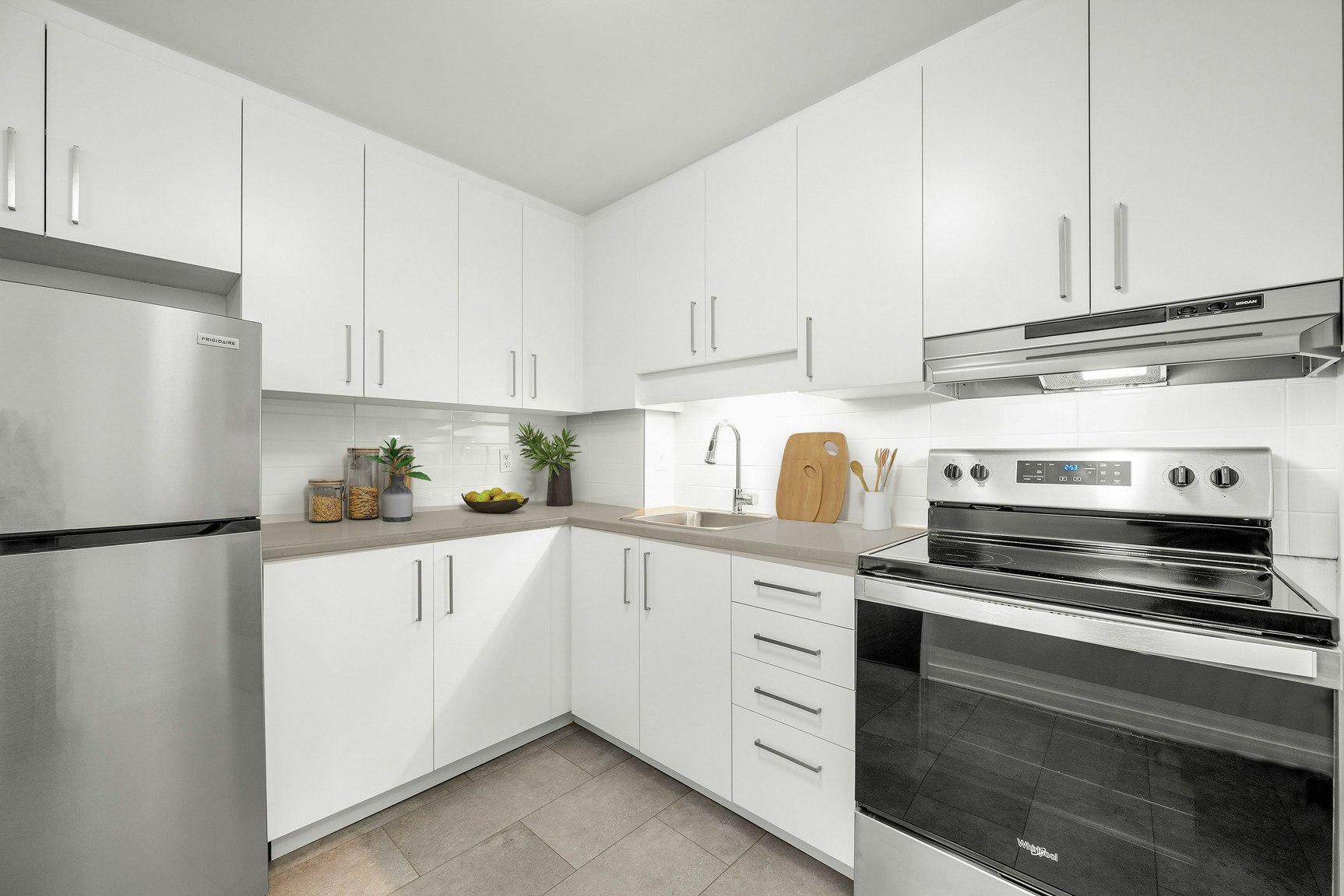 220 Woodridge Crescent, Ottawa, ON, K2B 8G1 - 3