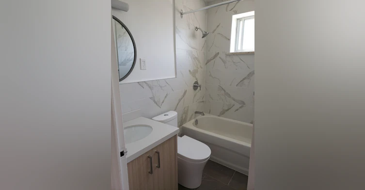 26 Park Street E, Mississauga, ON, L5G 1L6 - 2