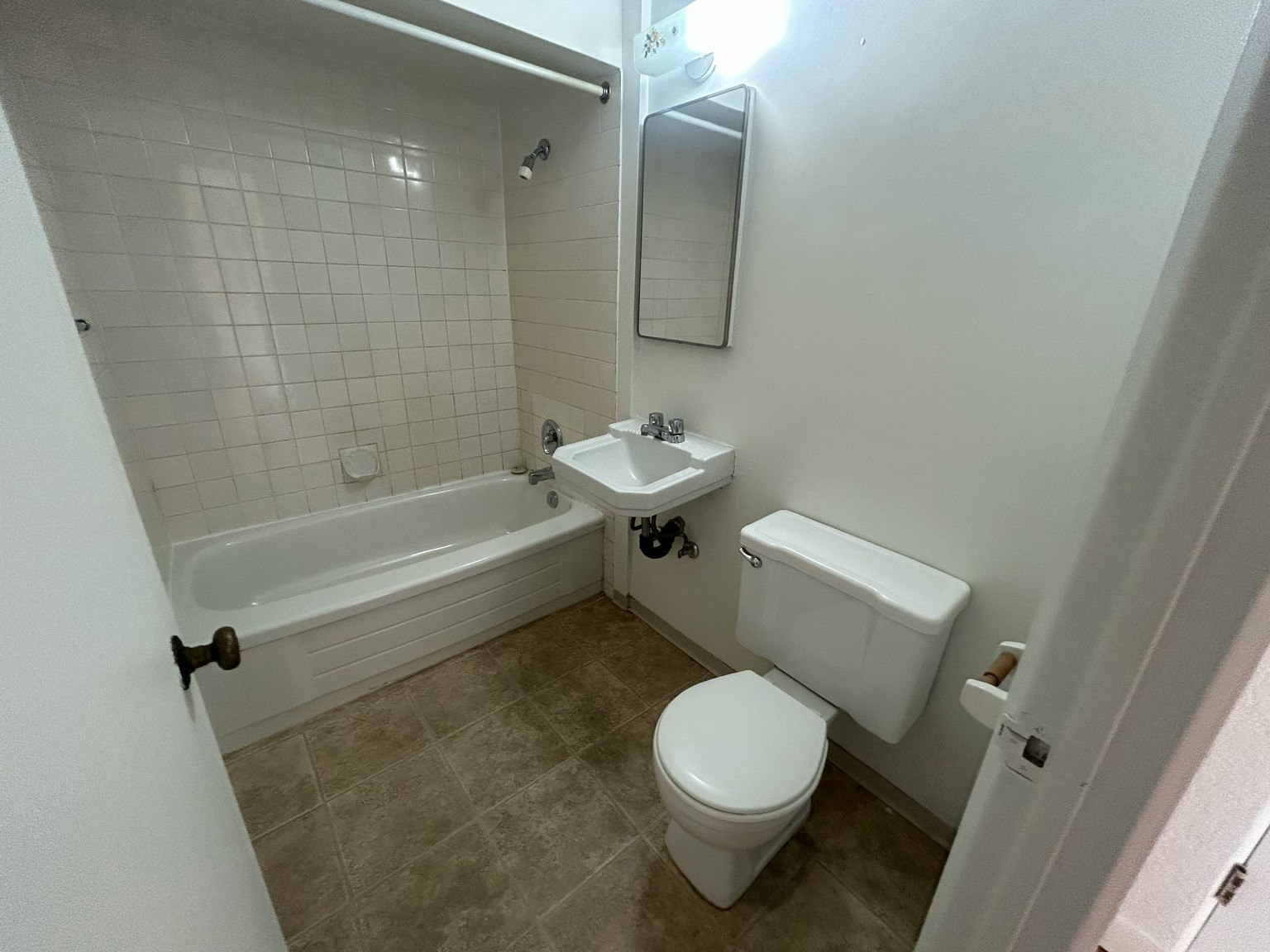 103-1947 West 7th Avenue, Vancouver, BC, V6J 1T2 - 3