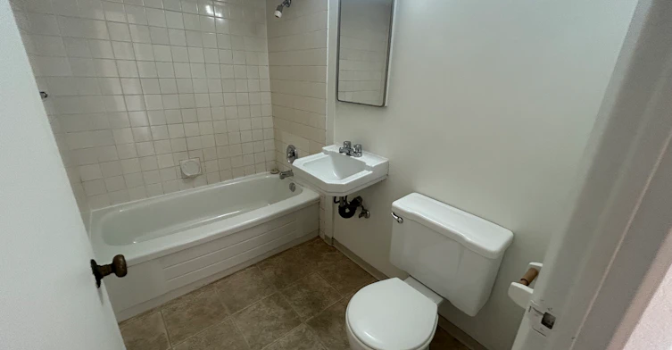 103-1947 West 7th Avenue, Vancouver, BC, V6J 1T2 - 3