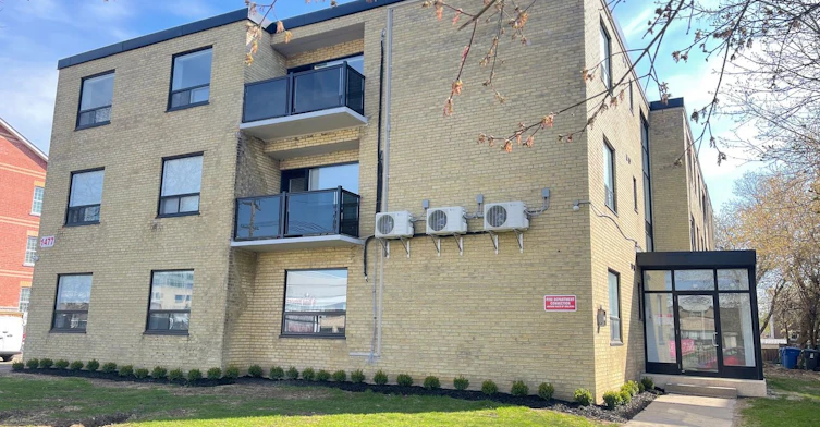 1477 Birchmount Road, Toronto, ON, M1P 2G4 - 11
