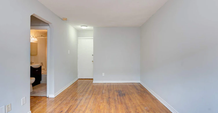FEED-8 Hector Avenue, Toronto, ON, M6N 2M1 - 5