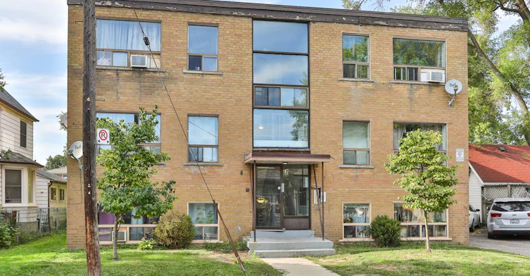 FEED-8 Hector Avenue, Toronto, ON, M6N 2M1 - 2