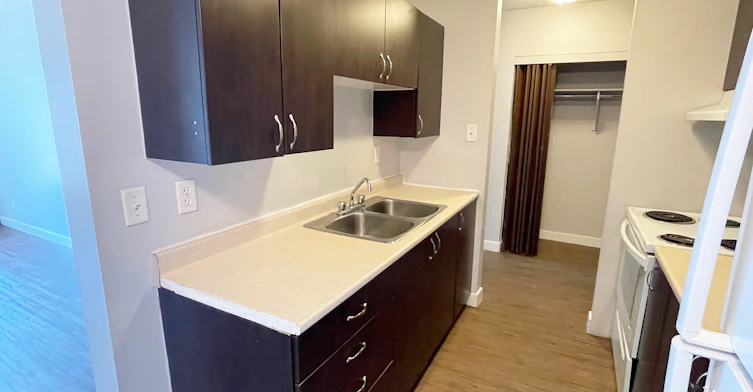 10126 Macdonald Avenue, Fort Mcmurray, AB, T9H 1T1 - 2