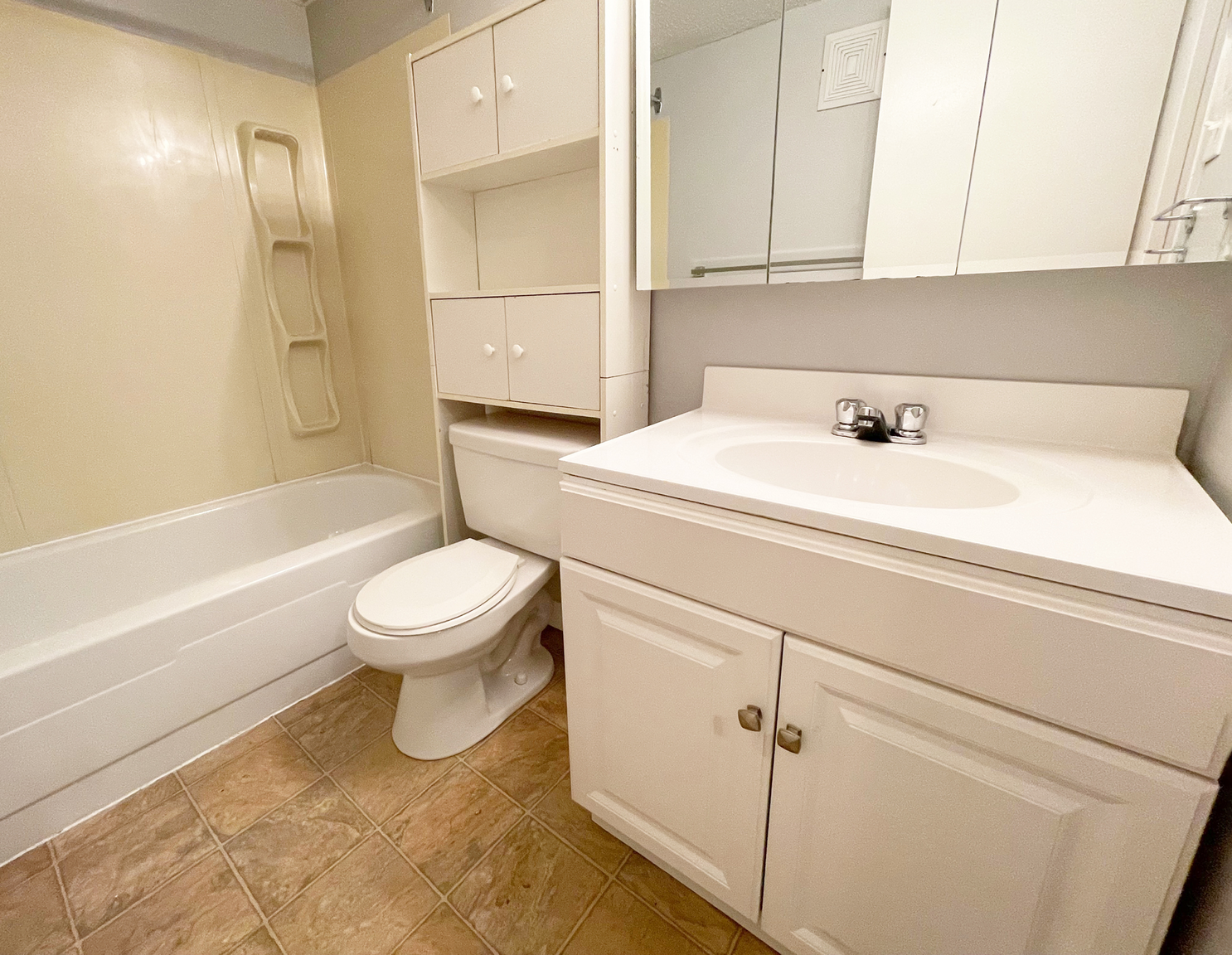 10120 Manning Avenue, Fort Mcmurray, AB, T9H 2C3 - 16