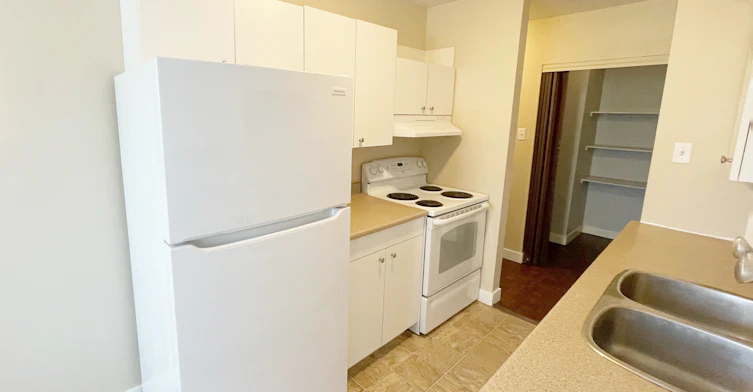 10120 Manning Avenue, Fort Mcmurray, AB, T9H 2C3 - 9