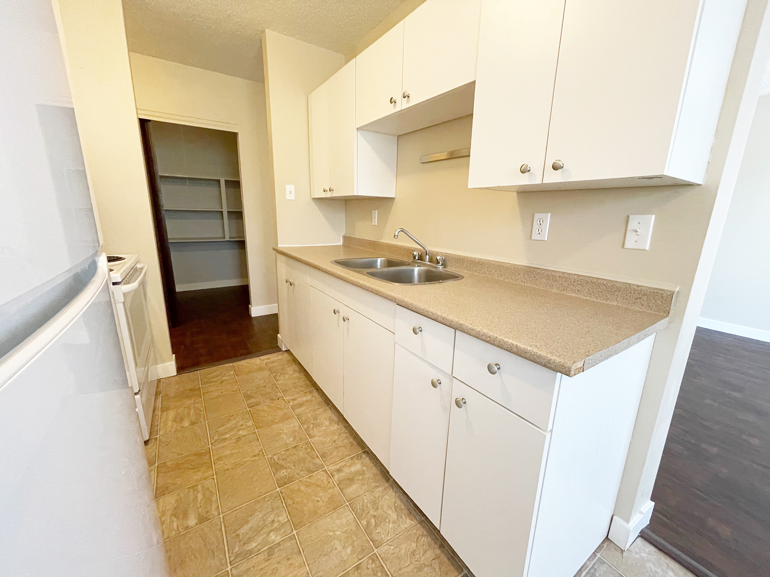 10120 Manning Avenue, Fort Mcmurray, AB, T9H 2C3 - 7