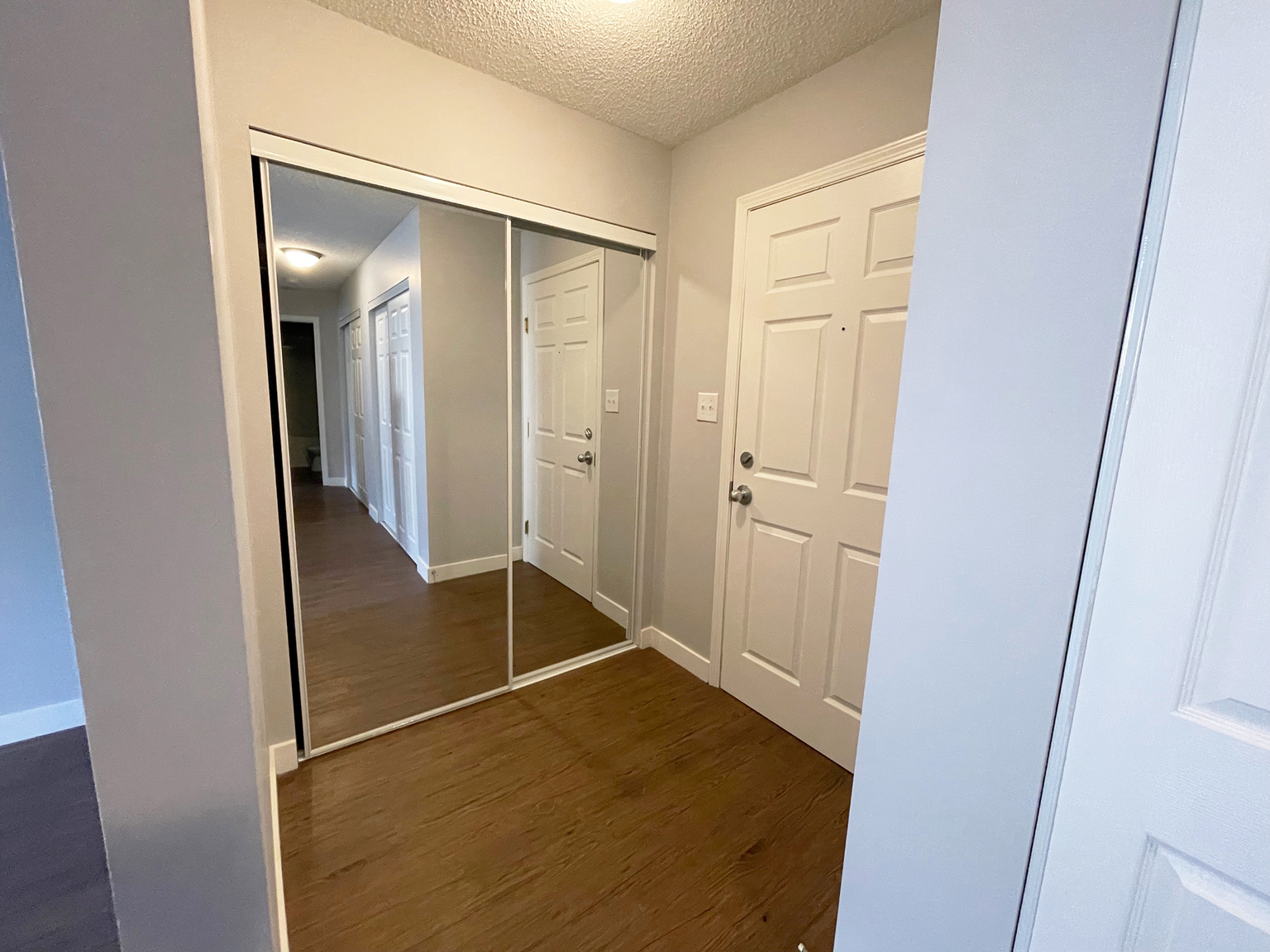 9501A Manning Avenue, Fort Mcmurray, AB, T9H 3M6 - 8