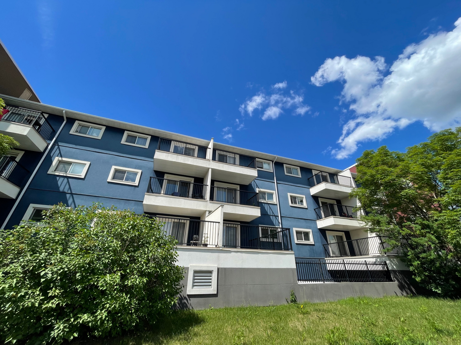 10414 Main Street, Fort Mcmurray, AB, T9H 4W4 - 2