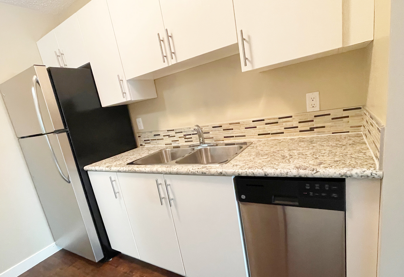 10414 Main Street, Fort Mcmurray, AB, T9H 4W4 - 11