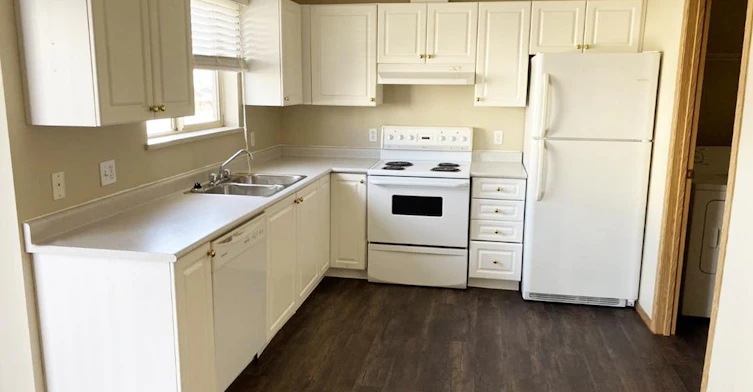 11039 106 Avenue, Grande Prairie, AB, T8V 7Y8 - 3