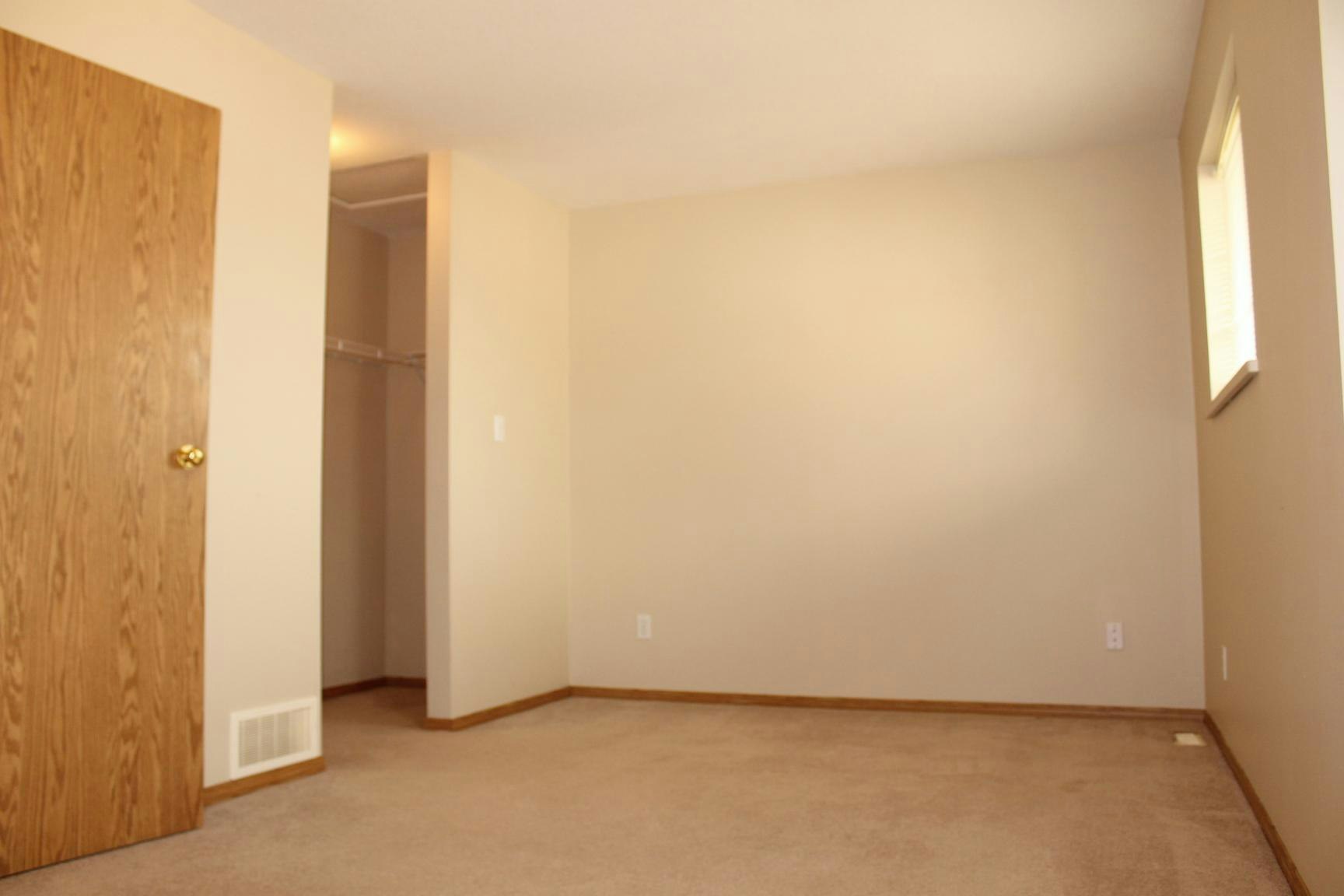 10502 111th Street, Grande Prairie, AB, T8V 8G8 - 6