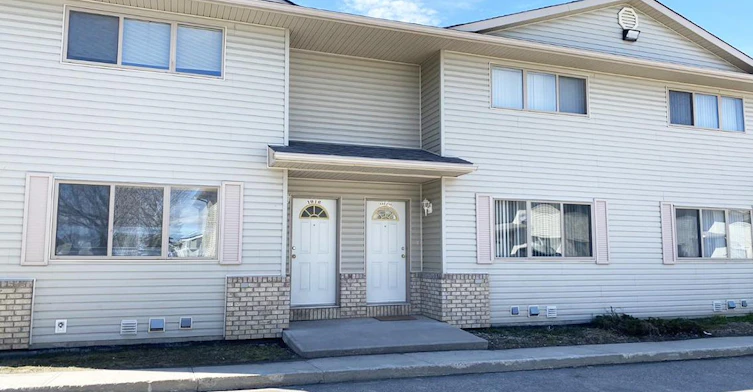 10502 111th Street, Grande Prairie, AB, T8V 8G8 - 2