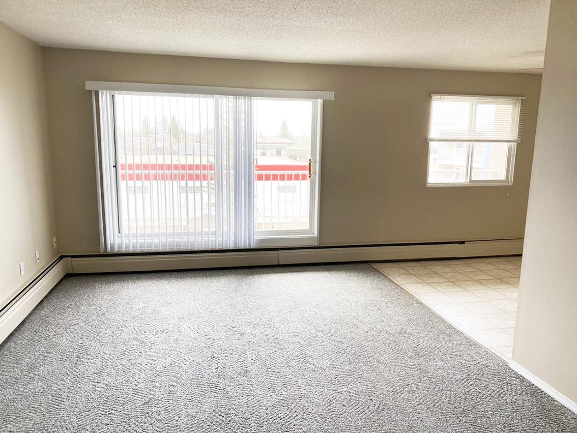 9818 94th Avenue, Grande Prairie, AB, T8V 3R6 - 9