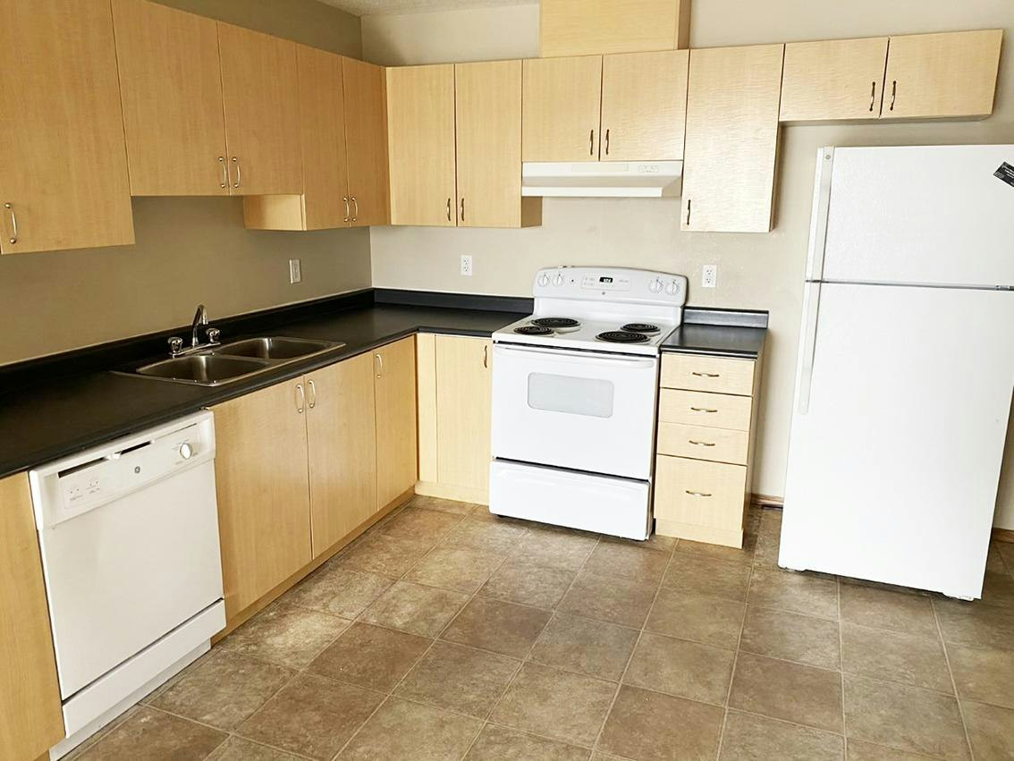 10250 121 Avenue, Grande Prairie, AB, T8V 0P5 - 2