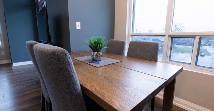 402-6289 Mcleod, Niagara Falls, ON, L2G 3E9 - 3