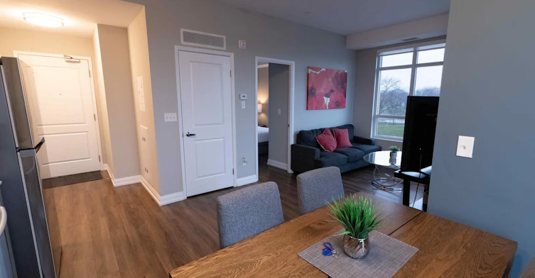 402-6289 Mcleod, Niagara Falls, ON, L2G 3E9 - 2