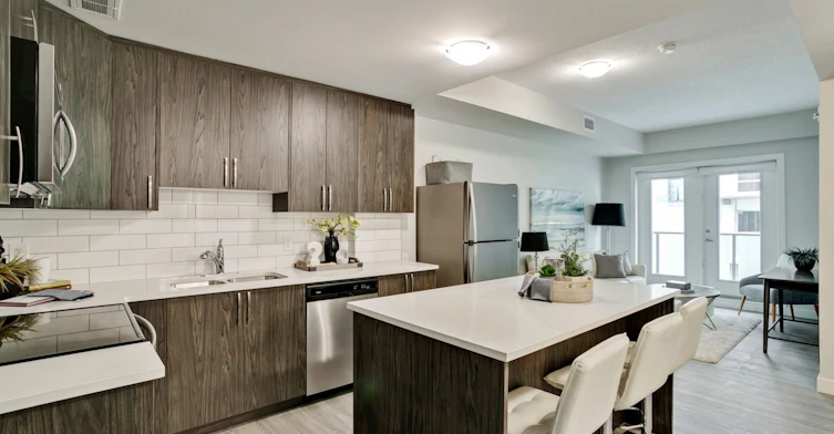 317, 517, 617-7711 Macleod Trail SW, Calgary, AB, T2H 0K7