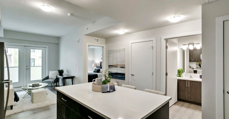402, 501, 528, 601, 628-7711 Macleod Trail SW, Calgary, AB, T2H 0K7 - 3