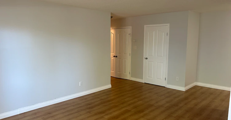 11245 109 Avenue Nw, Edmonton, AB, T5H 4B1 - 11