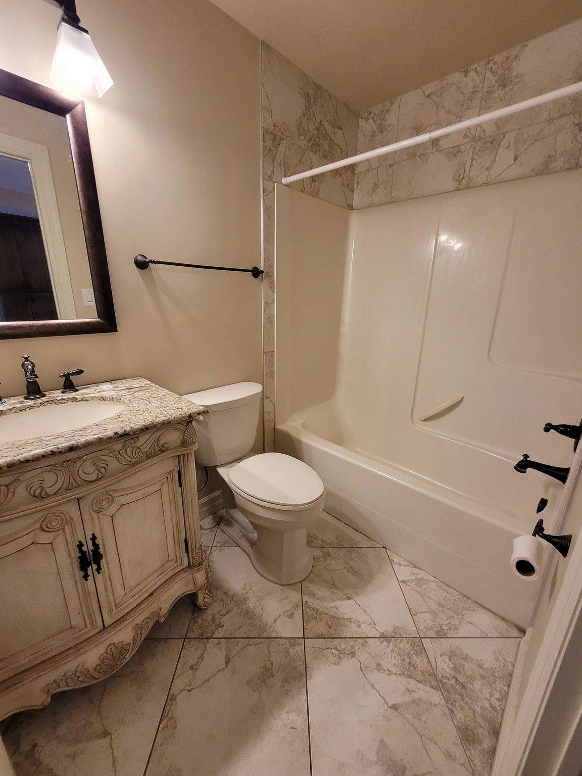 606-10142 111, Edmonton, AB, T5K 1K6 - 8
