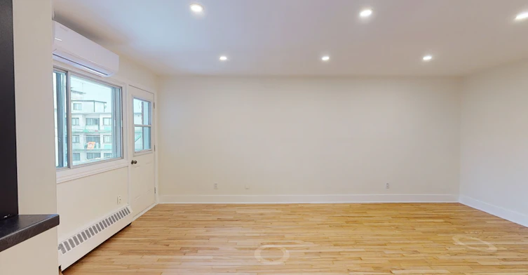 1 - 406-2925 Louis Paré Rue, Montréal, QC, H8S 1K9 - 3