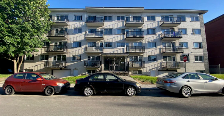 1 - 309-2925 Louis Paré Rue, Montréal, QC, H8S 1K9 - 2