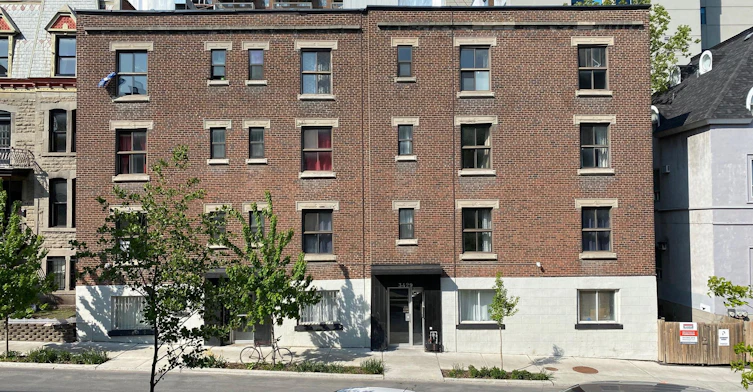 1 - 01A-3431 St Andre Rue, Montréal, QC, H2L 3V4 - 3