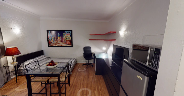 1 - 36-3431 St Andre Rue, Montréal, QC, H2L 3V4