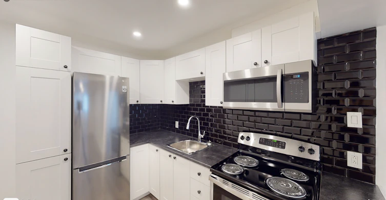 1 - 02-4720 St Kevin Avenue, Montréal, QC, H3W 1N9 - 9