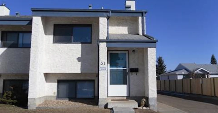 6220 172 Street, Edmonton, AB, T5T 2J8