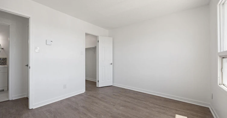 305 Buena Vista Avenue, Oshawa, ON, L1J 2M6 - 7